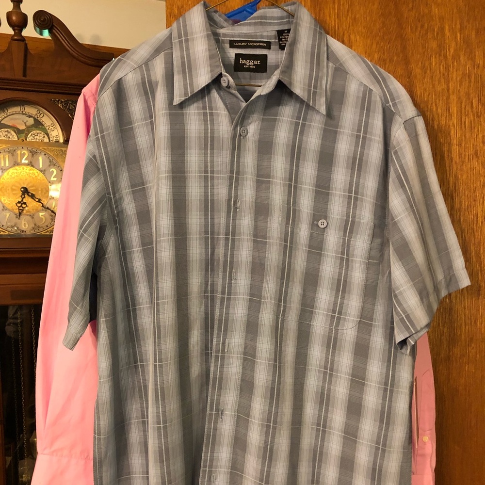 Men’s short sleeved button up dress shirt